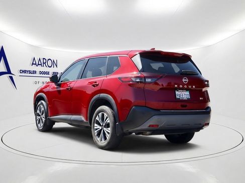 Used 2022 Nissan Rogue SV FWD image 7