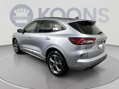 Used 2023 Ford Escape ST-Line w/ Tech Pack #1 AWD/4WD image 8