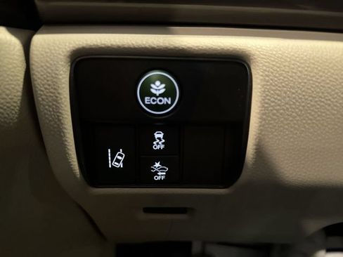 Used 2017 Honda Accord EX-L image 25
