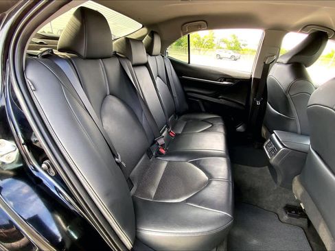 Used 2023 Toyota Camry XLE image 19