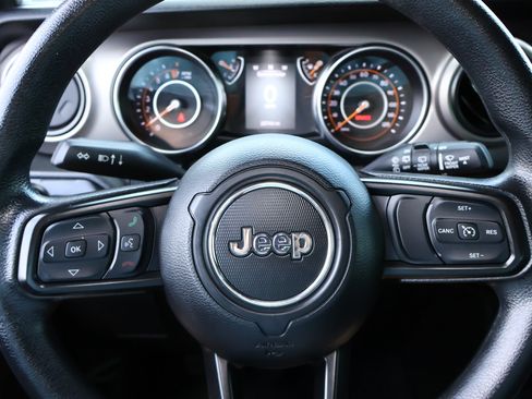 Used 2020 Jeep Wrangler Unlimited Sport AWD/4WD image 10