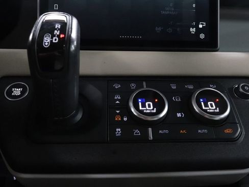 Used 2020 Land Rover Defender 110 HSE image 17