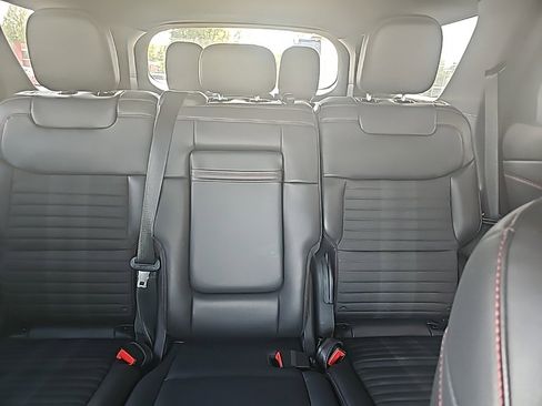 Used 2025 Ford Explorer ST-Line w/ ST-Line Street Pack image 10