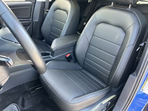 Used 2024 Volkswagen Jetta SE w/ Panoramic Sunroof Package FWD image 18