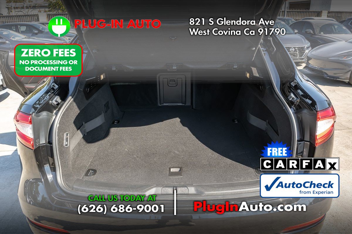 Used 2019 Maserati Levante AWD/4WD image 11