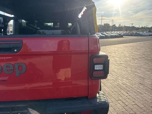 Used 2020 Jeep Gladiator Rubicon AWD/4WD image 11