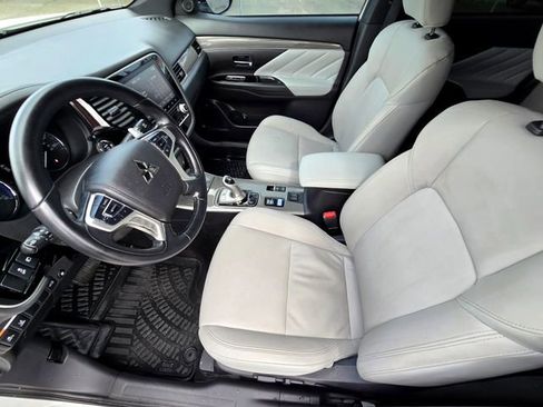 Used 2022 Mitsubishi Outlander SEL image 19