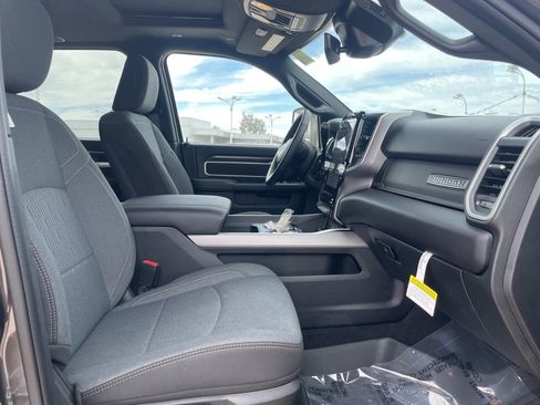 New 2024 RAM 2500 Big Horn w/ Night Edition AWD/4WD image 26