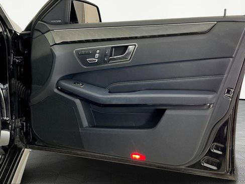 Used 2016 Mercedes-Benz E 350 4MATIC Sedan image 27