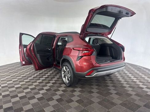 Used 2025 Chevrolet Trax LT w/ LT Convenience Package image 20