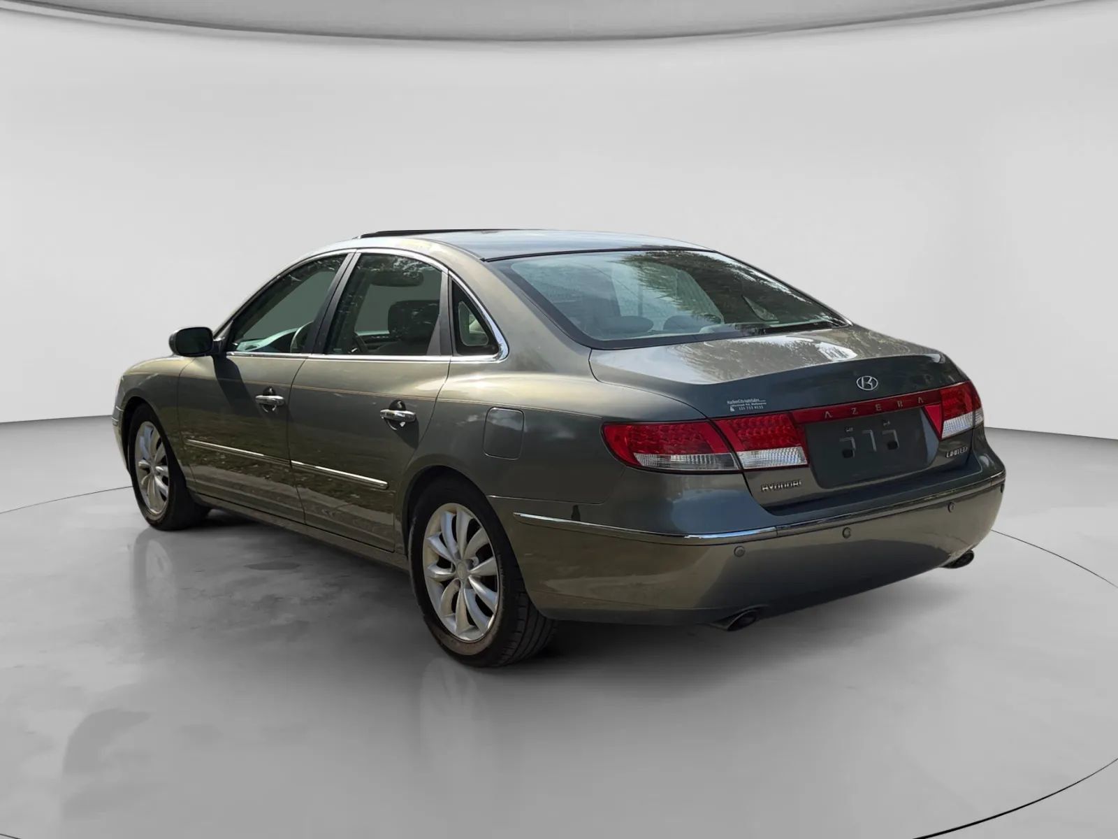 Used 2006 Hyundai Azera Limited FWD image 3