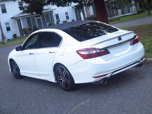 Used 2017 Honda Accord Sport image 20