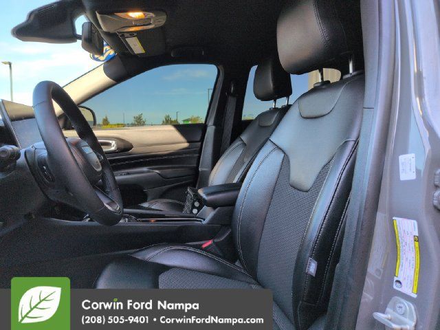 Used 2023 Jeep Compass Latitude w/ Convenience Group AWD/4WD image 24