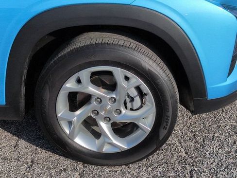 Used 2025 Chevrolet Trax LS w/ LS Convenience Package FWD image 10