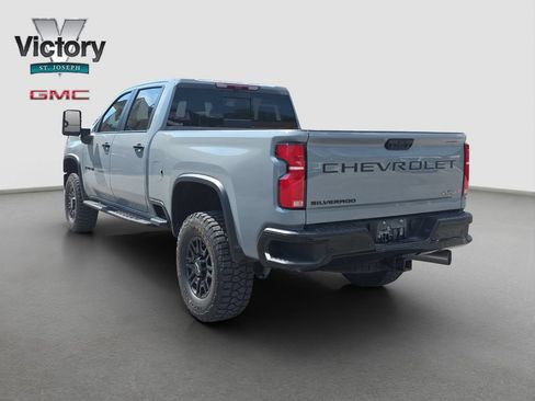 Used 2025 Chevrolet Silverado 2500 ZR2 AWD/4WD image 15