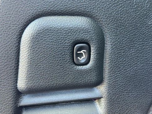 Used 2019 Jeep Grand Cherokee Altitude AWD/4WD image 24
