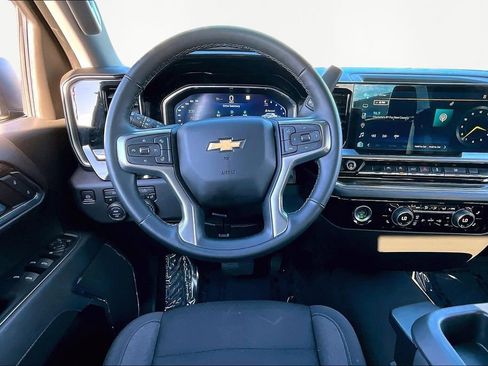 Used 2023 Chevrolet Silverado 1500 LT image 8