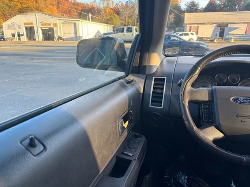 Used 2008 Ford Edge SEL image 29