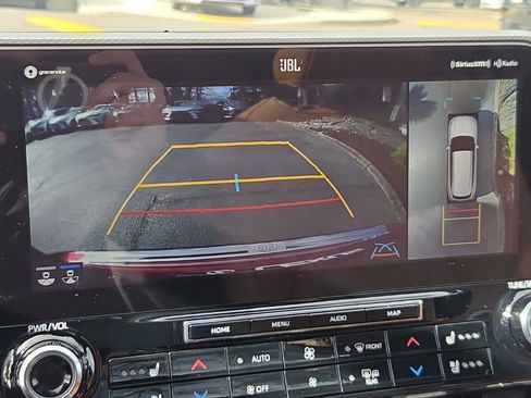 Used 2021 Toyota Highlander Platinum image 26