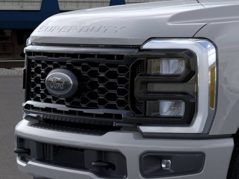 New 2026 Ford F250 Lariat w/ Black Appearance Package AWD/4WD image 17