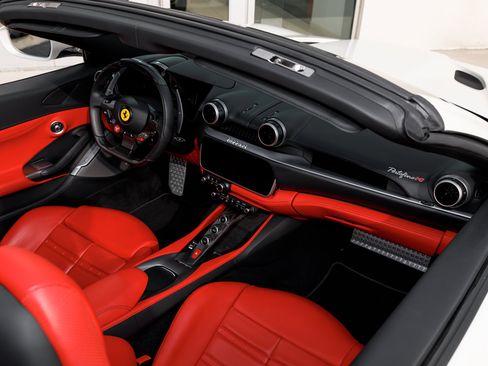 Used 2023 Ferrari Portofino M RWD image 34