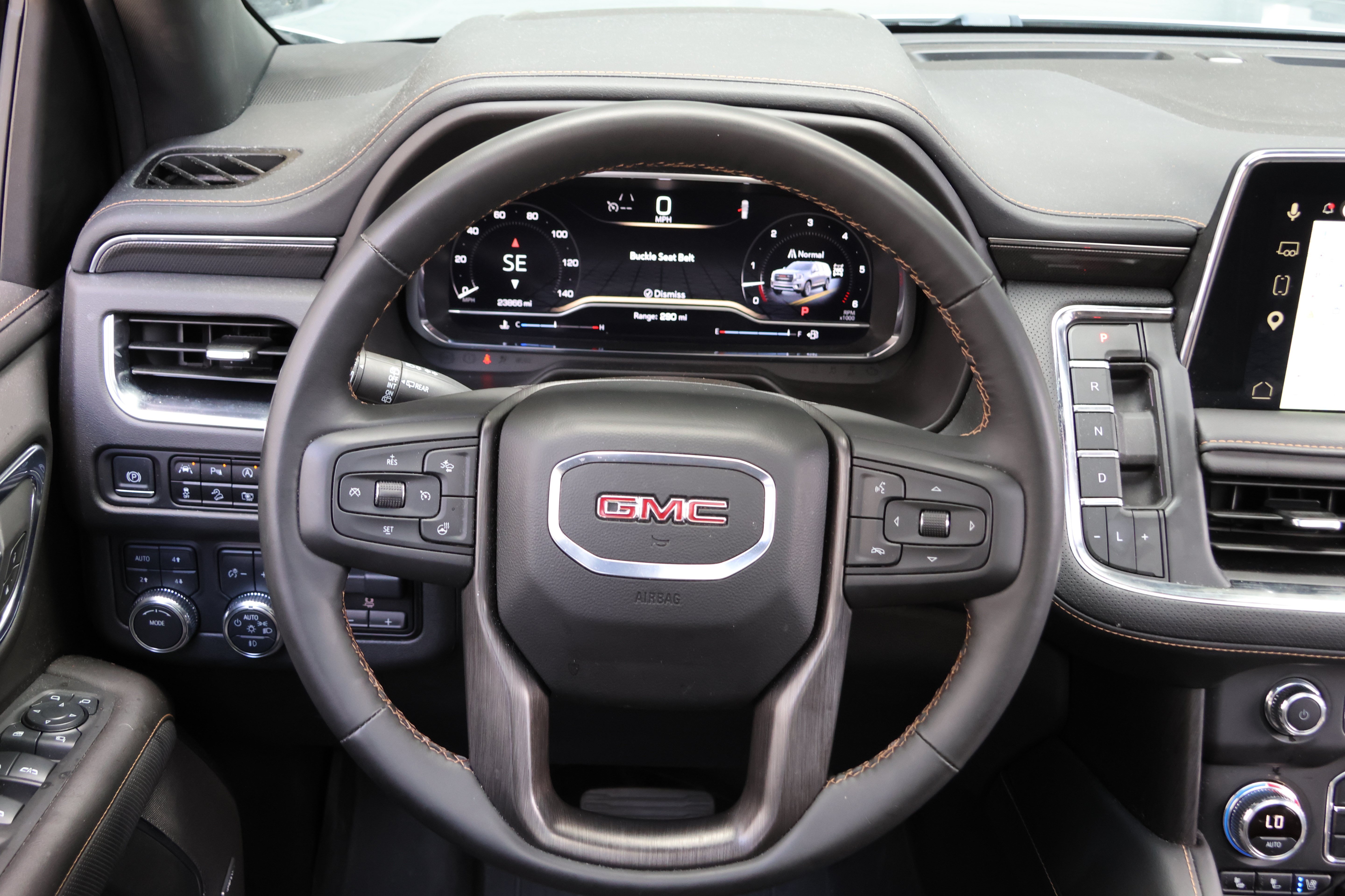 Used 2024 GMC Yukon AT4 w/ Technology Package AWD/4WD image 19