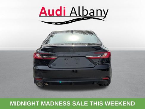 Used 2025 Toyota Camry SE image 5