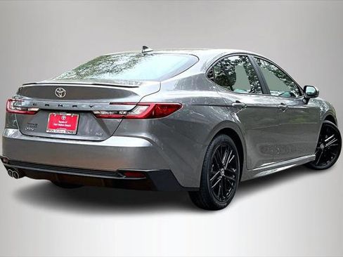Certified 2025 Toyota Camry SE w/ Convenience Package image 5
