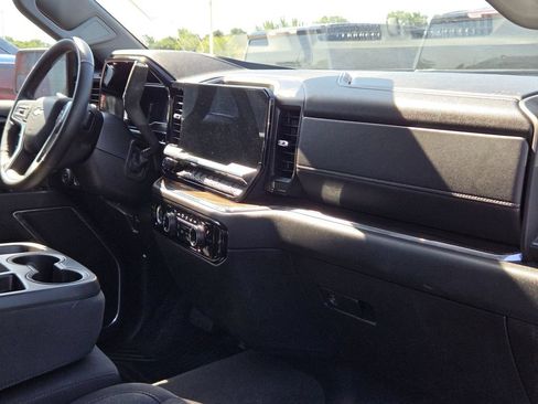 Used 2023 Chevrolet Silverado 1500 LT AWD/4WD image 16