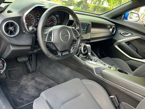 Used 2017 Chevrolet Camaro LT RWD image 14