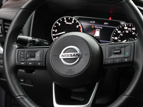 Used 2021 Nissan Rogue SL w/ Premium Package AWD/4WD image 11