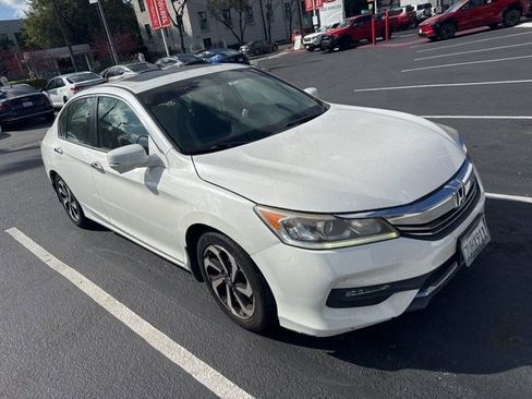 Used 2016 Honda Accord EX-L image 2