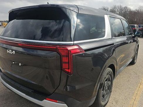 Certified 2025 Kia Carnival LXS image 4