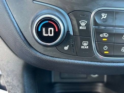 Used 2022 Chevrolet Equinox LT w/ Driver Convenience Package FWD image 26
