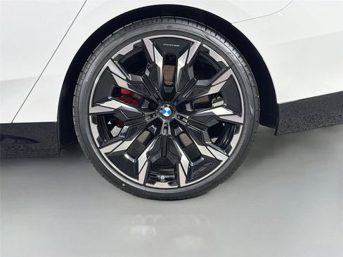 New 2026 BMW 540i xDrive w/ M Sport Package AWD/4WD image 31