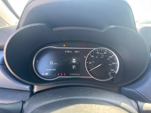 Used 2025 Nissan Versa SV w/ Trunk Package FWD image 11
