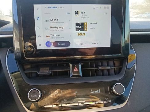 Used 2023 Toyota Corolla LE image 21