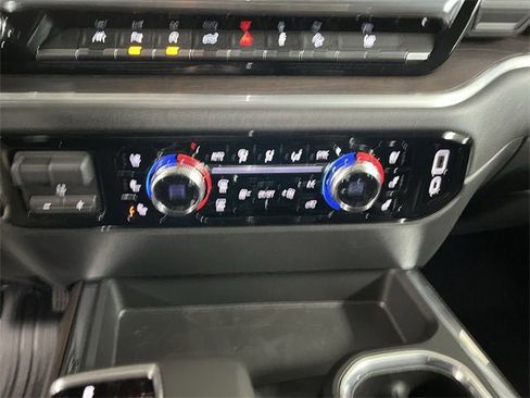 New 2026 GMC Sierra 1500 SLT w/ SLT Premium Plus Package image 18