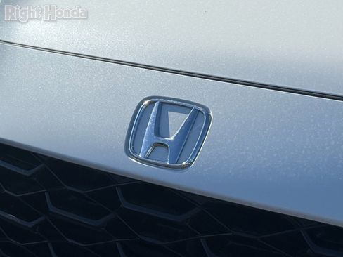 Used 2023 Honda HR-V EX-L image 8