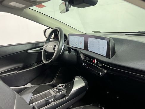 Used 2023 Kia EV6 Wind image 32