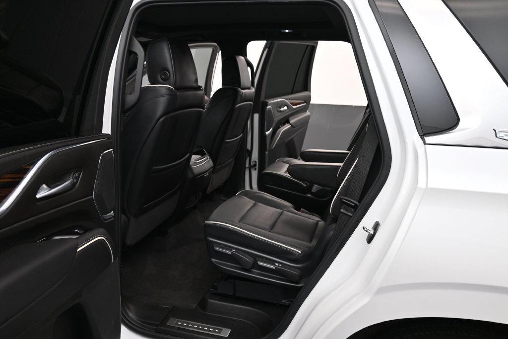 Used 2024 Cadillac Escalade Premium Luxury w/ Performance Package AWD/4WD image 11