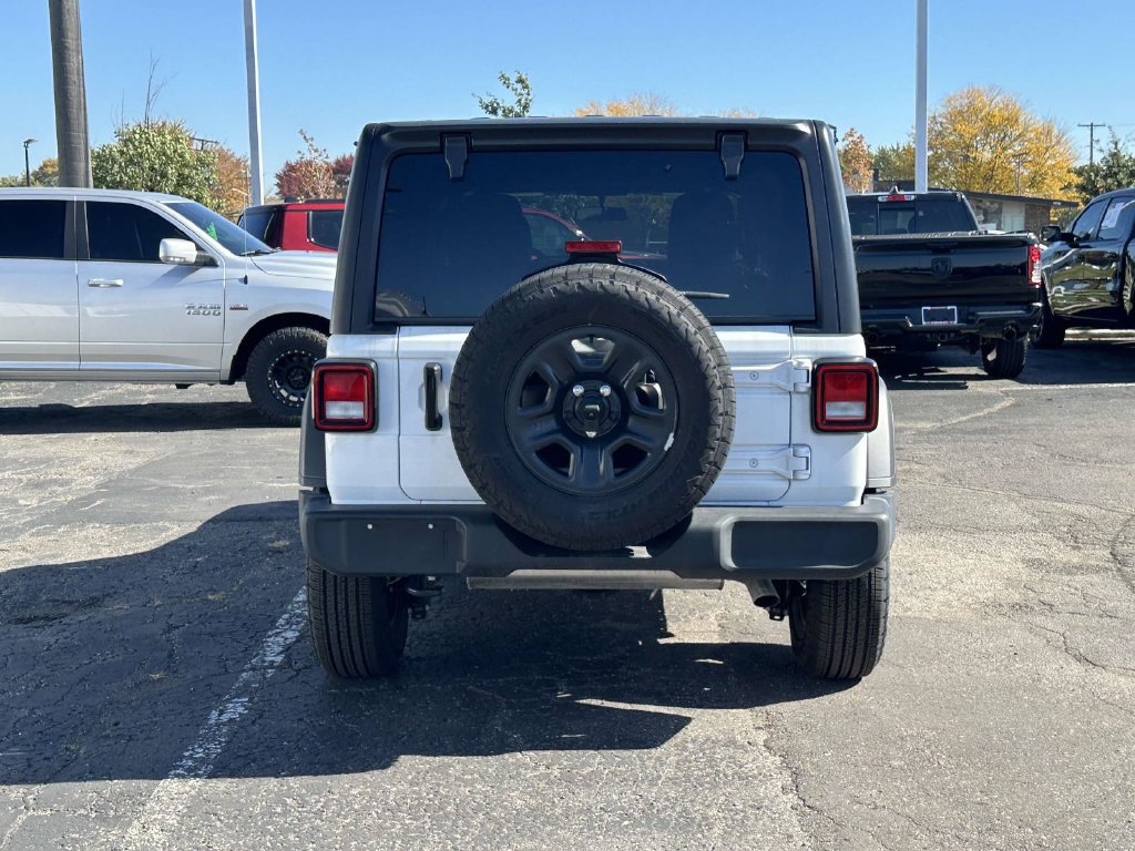 Used 2026 Jeep Wrangler Unlimited Sport AWD/4WD image 5