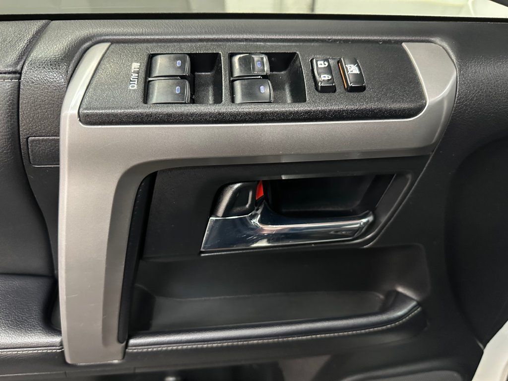 Used 2023 Toyota 4Runner SR5 Premium w/ Moonroof Package AWD/4WD image 18