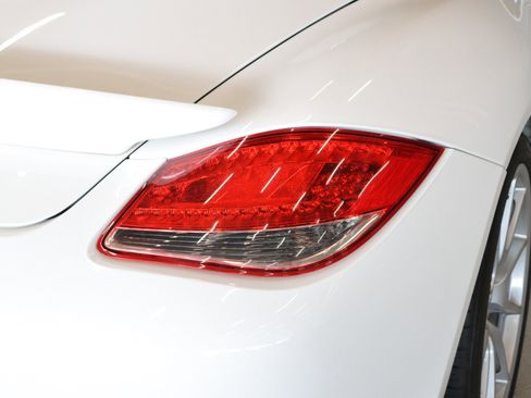 Used 2011 Porsche Boxster Spyder image 23