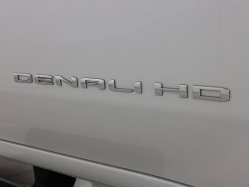 Used 2021 GMC Sierra 3500 Denali w/ Denali Ultimate Package image 16