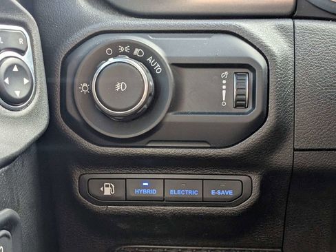 Used 2023 Jeep Wrangler Unlimited Rubicon 4xe AWD/4WD image 18