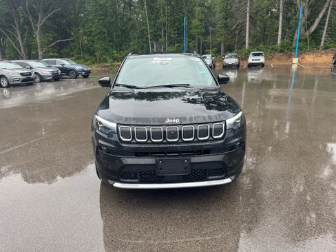 Used 2022 Jeep Compass Limited w/ Elite Group AWD/4WD image 4