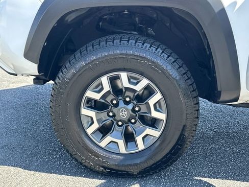 Certified 2022 Toyota Tacoma TRD Off-Road w/ Technology Package image 22