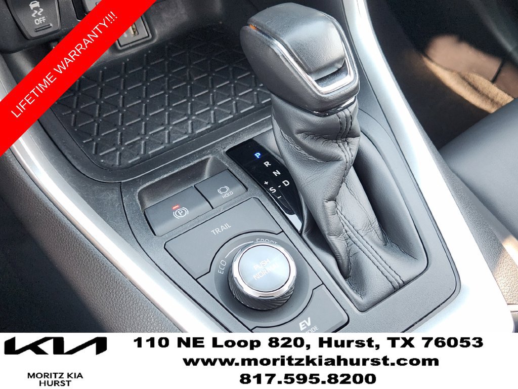 Used 2025 Toyota RAV4 XSE AWD/4WD image 9