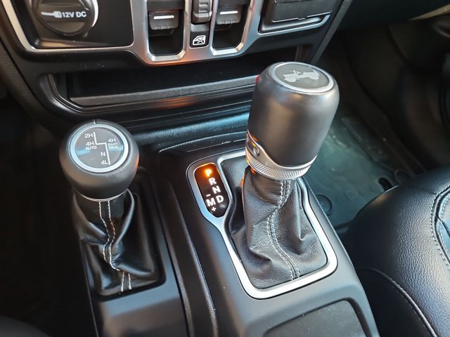 Used 2021 Jeep Wrangler Unlimited Sahara w/ Cold Weather Group AWD/4WD image 12